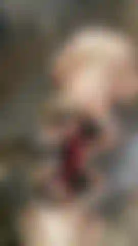 Cabalgando y chorreando por todo el espejo.