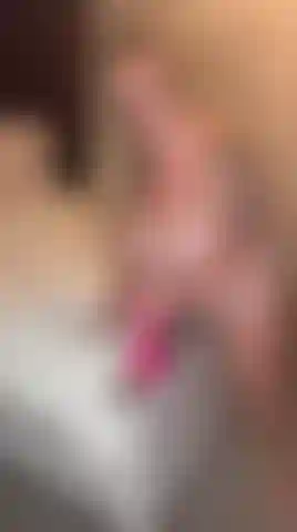 Rebotando en este consolador.