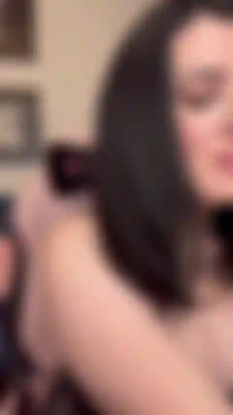 Novia gamer chupa y se la follan (juego de rol en solitario).