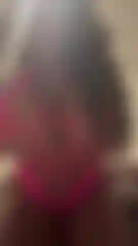 Provocativa de pechos aceitosos