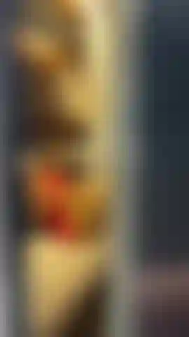 Me espío, mientras me masturbo mi coño apretado.