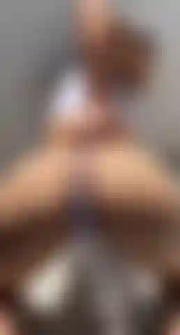 Mi ano apretado recibe un chorro.