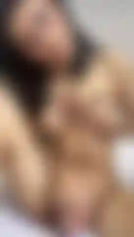 Para jugar con el consolador en mi coño mojado.