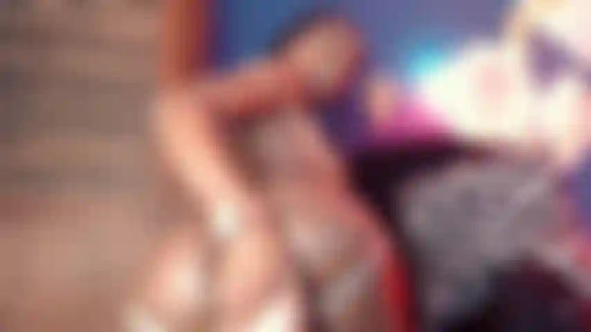 Disfrutando de mi consolador.