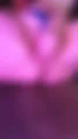 Dándome una mano.