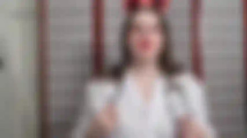 La traviesa muestra de muestra de semen de la enfermera jadexgreene: show de masturbación y cuenta regresiva hasta el orgasmo antes de que me beba cada gota.
