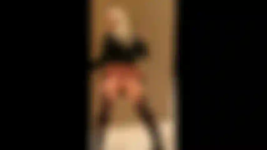 Mary carey colegiala traviesa se desnuda y se ensucia.