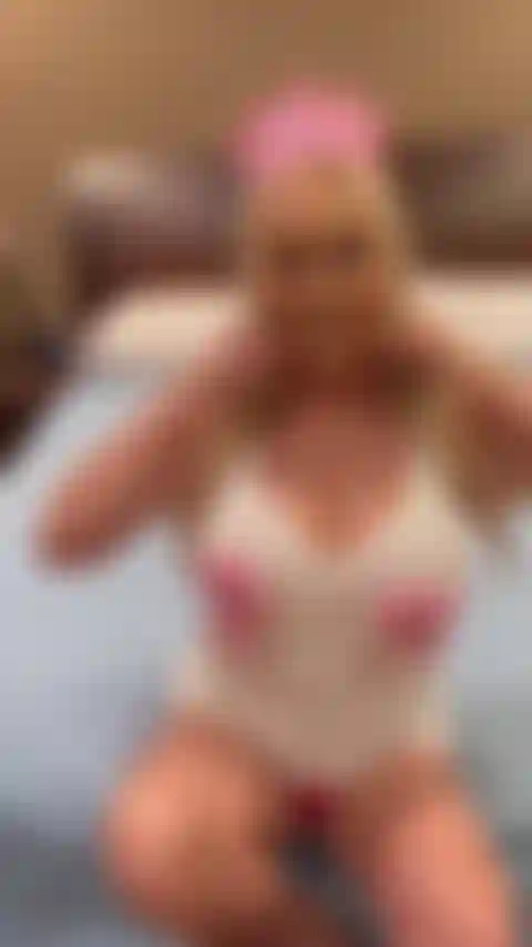 Feliz cumpleaños desnuda para mi!!!!!