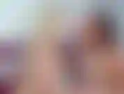 Daisy cumplió totalmente mi fantasía de leche lésbica! Mis tetas estaban tan hinchadas y llenas que me dejó salpicar mi leche por todas sus tetas. Estaban empapados, así que los lamí para limpiarlos y luego bajé...