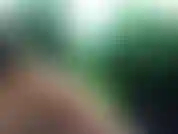 Este video es todo sobre mí, desnuda, bajo la lluvia, masajeando mis tetas. Les exprimo la leche. Juego con mis pezones y te acerco mucho.