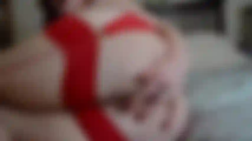 Medias rojas anal primer plano.