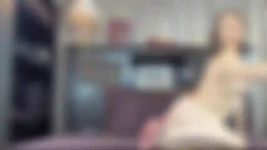 Robin - video 14 - dedos de los pies, pies y cajero automático.