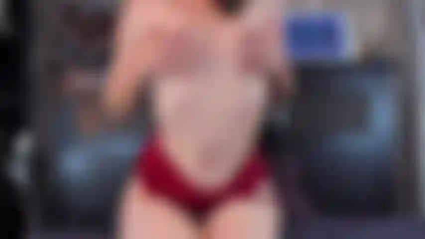 Robin. Es muy divertido jugar con mi trasero y mi coño lleno con una vibración en la punta... Vibrando en el momento justo! ¡Es divertido darles algo de control!