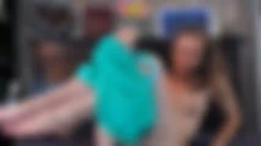 Robin, follada con un consolador extralargo con el consolador bally.