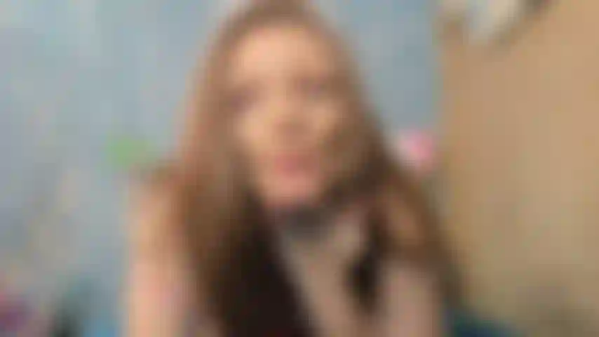 Robin levanta las piernas mostrando mi galleta.