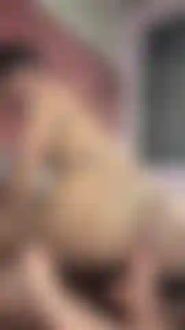 Te encantará verme montar mi dildo.