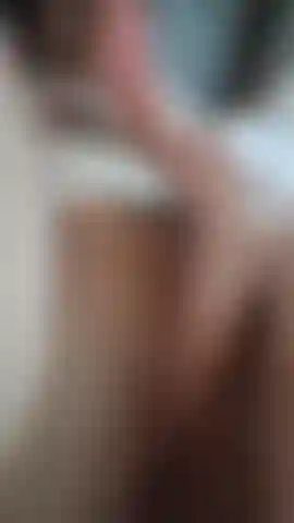 Me masturbo en mi casa para ti.