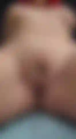 Me encanta mostraros toda mi vagina y como disfruto masturbarme.