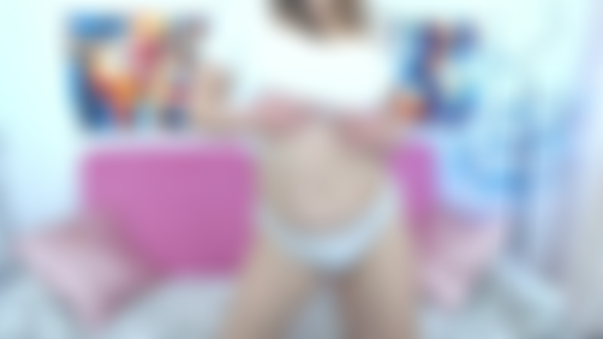 ¡Am, culo a boca! Me encanta follarme la boca y el culo apretado.