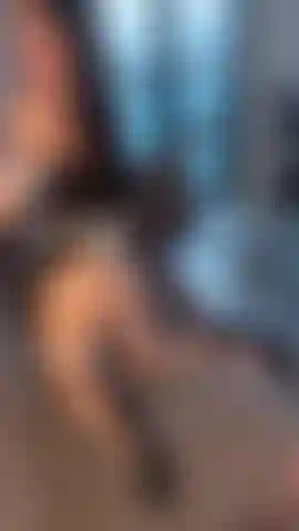 Mamada caliente y babosa y joi siente mis labios alrededor de tu polla😈 desnuda y sexy.