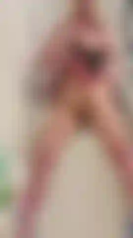 Intense standing shower squirt