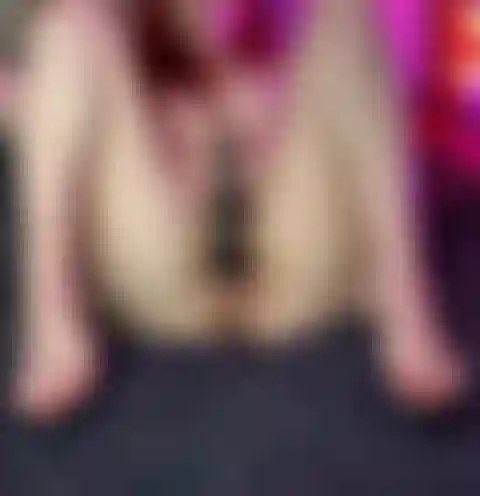 Bordeándome con una varita mágica.