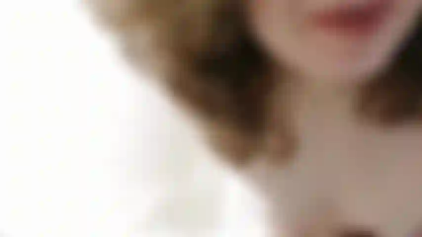 Solo duchándome desnuda, enjabonándome el cuerpo.