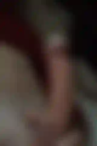 Mírame mientras me masturbo esta polla y me corro por todas partes.