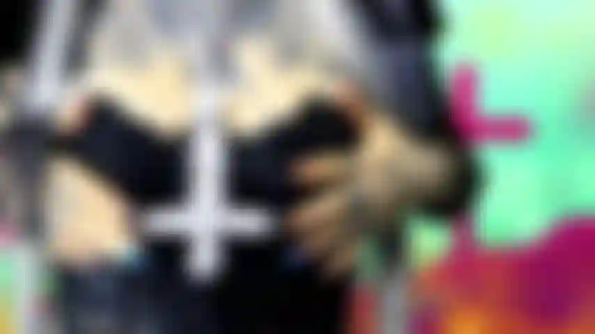 Saca tu semen de demonio