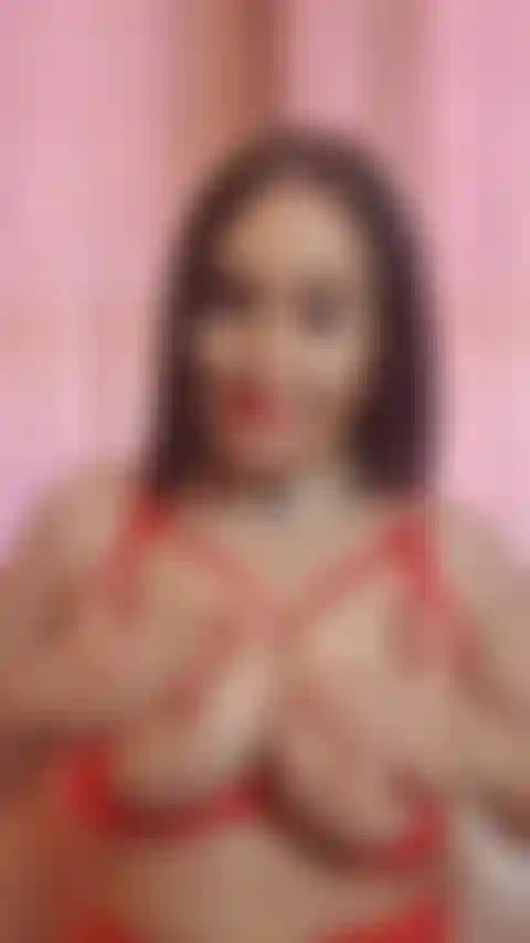 Jugando con mis grandes melones y siendo descuidada con ellos.