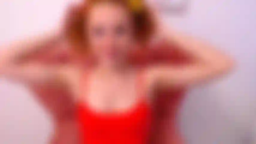 La chica de las pecas sí que se desnuda.