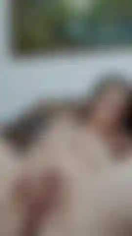 Folla mi coño cremoso con mi juguete favorito.