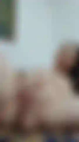 Me toco mi dulce coño hasta que me corro muy fuerte.