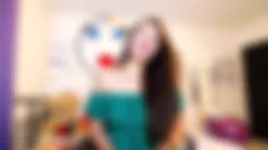 Mira a una chica convertirse en una puta loca;).