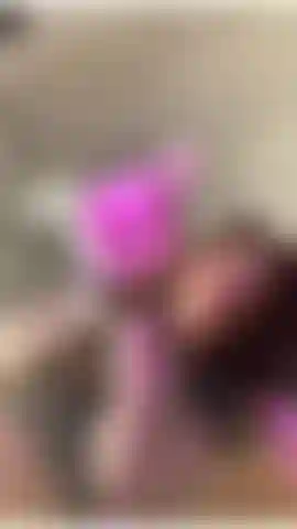 Cachondo masturbándose.