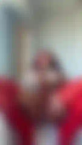 Juego tabú con el coño de colegiala.