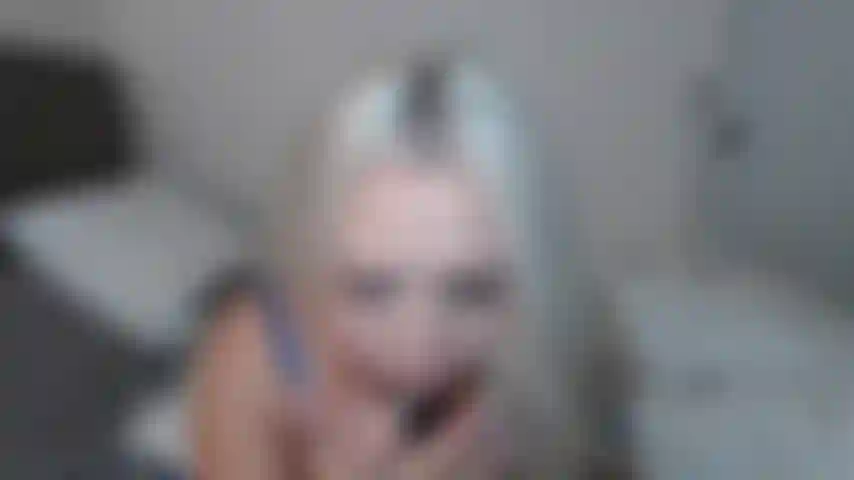 Follando con consolador, cabalgando duro y corriéndome con un plug anal.