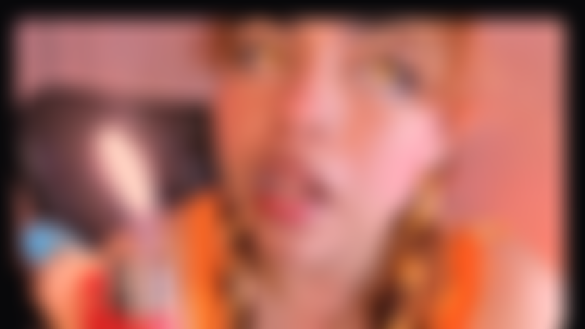 Vampira y colmllos fetiche vampírico.