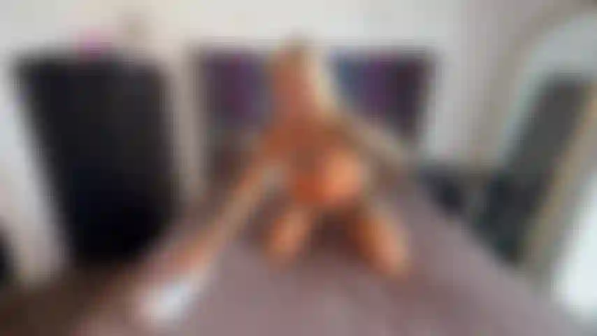 📦 Acabo de desempacar mi nuevo dildo bbc hércules 😈 9 pulgadas de largo + 3 pulgadas de grosor… no sé si podré meterlo todo pero ¡voy a intentarlo con todas mis ganas! 💦 ¿Quién quiere verme luchar con este monstruo? ¡Dildo bbc hércules en el próximo vídeo!