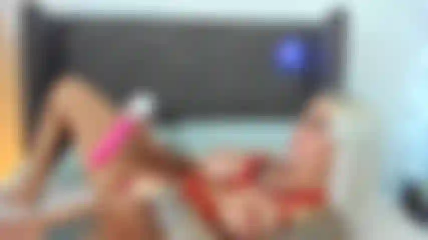 Corrida dura con plug anal vibrador.