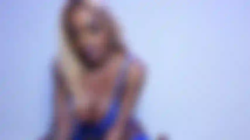 Follo a mi misma con dildo.