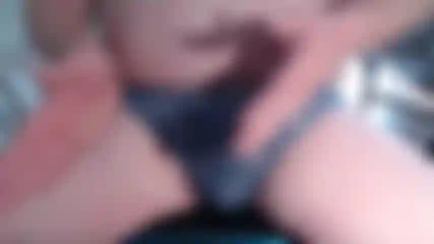 Sam golpea su pene hasta que se pone rojo mvf_03212022_3_.