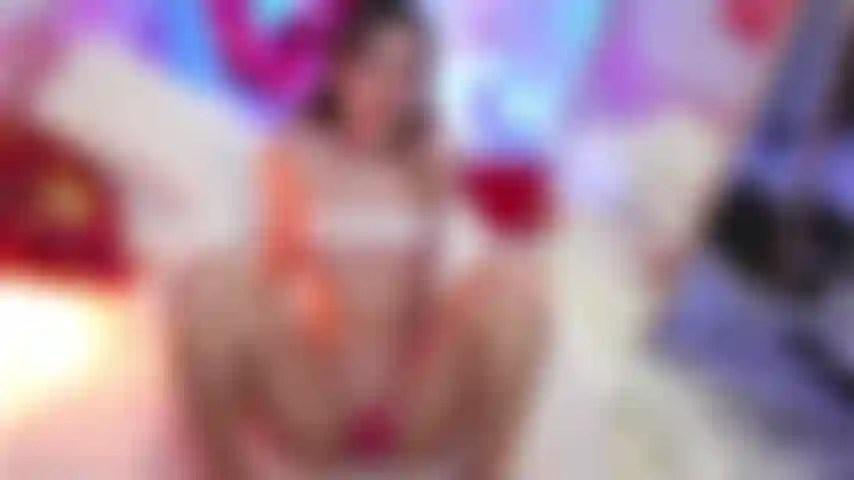 Voy a rebotar en tu polla toda la noche hasta que dispares una gran carga por todo mi apretado coño, mi linda cara y mis tetas.