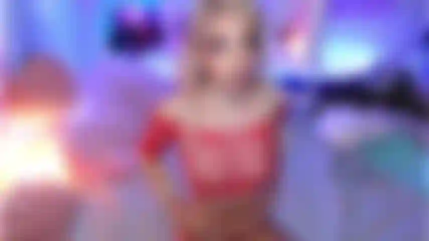 Masturbándome y cabalgando un dildo. Te voy a follar hasta corrernos los dos!