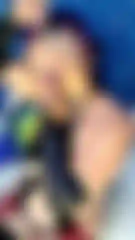 Sabdy_afeitándose_la_cabeza.