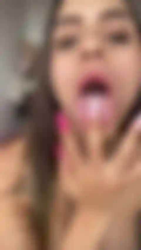 Ven a hacerte una rica mamada donde te voy a lubricar bien la polla.