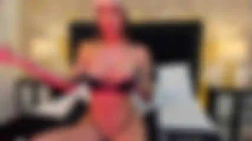 Acaricio mis tetas y mi clítoris me encanta.