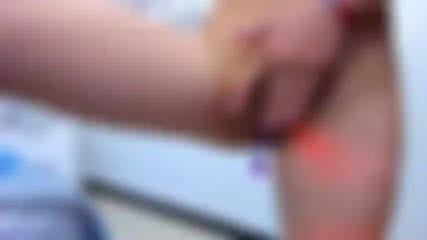 Aquí podrás experimentar cosas nuevas y te llenarás de mucho placer, no dudes en venir a divertirte y mojar mi estrecho coño.