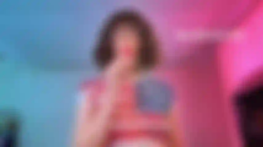 Comiendo paletas el 4 de julio, parte 1 - sara wish xo - femdom.