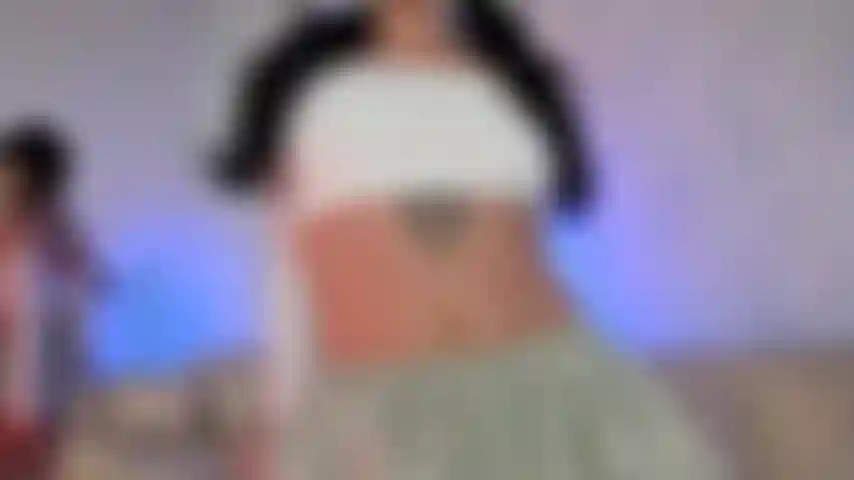 Chupándote profundo y jugando con mi coño.